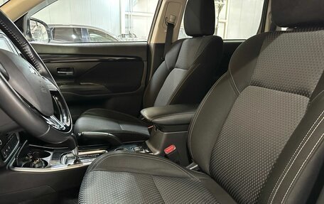 Mitsubishi Outlander III рестайлинг 3, 2021 год, 2 390 000 рублей, 20 фотография