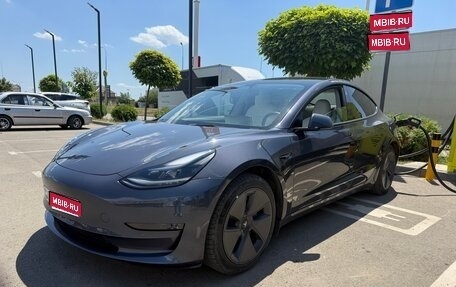 Tesla Model 3 I, 2021 год, 1 990 000 рублей, 1 фотография