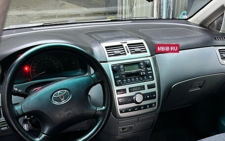 Toyota Avensis Verso I рестайлинг, 2003 год, 675 000 рублей, 2 фотография