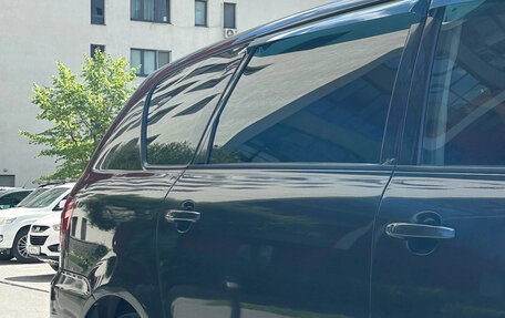 Toyota Avensis Verso I рестайлинг, 2003 год, 675 000 рублей, 22 фотография