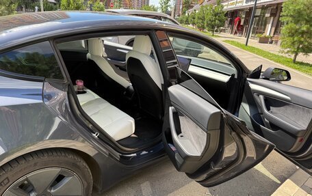 Tesla Model 3 I, 2021 год, 1 990 000 рублей, 16 фотография