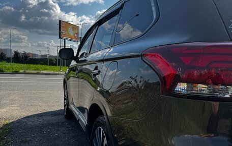 Mitsubishi Outlander III рестайлинг 3, 2019 год, 2 300 000 рублей, 5 фотография