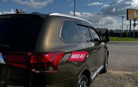 Mitsubishi Outlander III рестайлинг 3, 2019 год, 2 300 000 рублей, 4 фотография