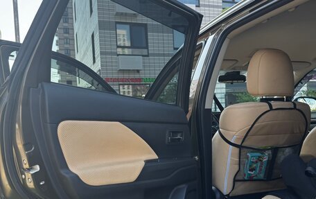 Mitsubishi Outlander III рестайлинг 3, 2019 год, 2 300 000 рублей, 21 фотография