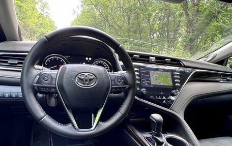 Toyota Camry, 2019 год, 2 600 000 рублей, 4 фотография