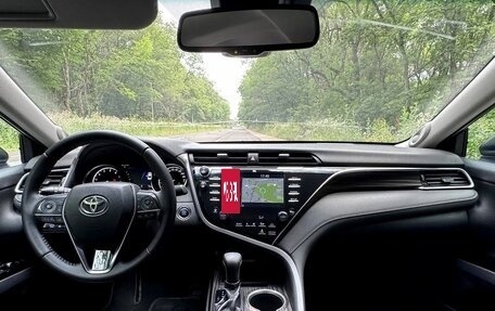 Toyota Camry, 2019 год, 2 600 000 рублей, 3 фотография