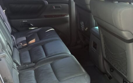 Toyota Land Cruiser 100 рестайлинг 2, 2001 год, 1 550 000 рублей, 10 фотография