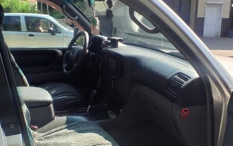Toyota Land Cruiser 100 рестайлинг 2, 2001 год, 1 550 000 рублей, 9 фотография
