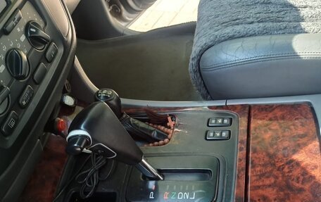 Toyota Land Cruiser 100 рестайлинг 2, 2001 год, 1 550 000 рублей, 13 фотография