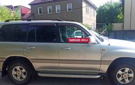 Toyota Land Cruiser 100 рестайлинг 2, 2001 год, 1 550 000 рублей, 2 фотография