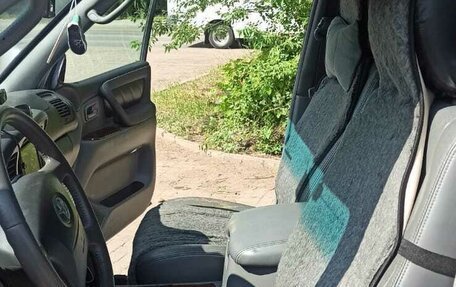 Toyota Land Cruiser 100 рестайлинг 2, 2001 год, 1 550 000 рублей, 11 фотография