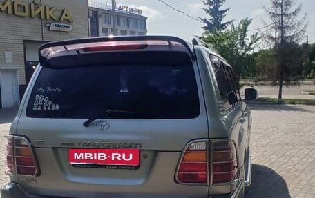 Toyota Land Cruiser 100 рестайлинг 2, 2001 год, 1 550 000 рублей, 6 фотография