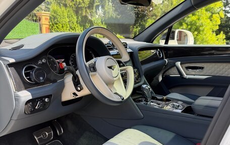 Bentley Bentayga I, 2018 год, 23 500 000 рублей, 16 фотография