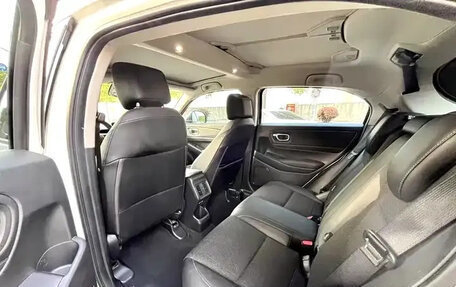 Honda Vezel, 2023 год, 1 300 333 рублей, 5 фотография