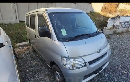 Toyota Town Ace IV, 2017 год, 1 880 000 рублей, 2 фотография