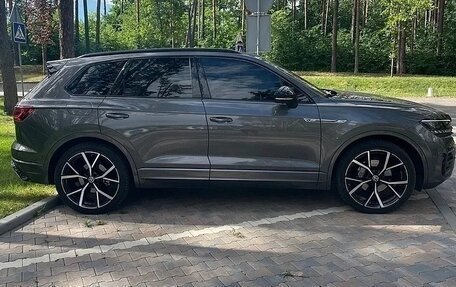 Volkswagen Touareg III, 2021 год, 5 900 000 рублей, 3 фотография