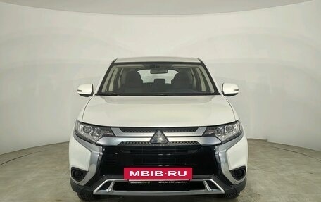 Mitsubishi Outlander III рестайлинг 3, 2020 год, 1 999 000 рублей, 2 фотография