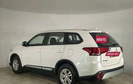 Mitsubishi Outlander III рестайлинг 3, 2020 год, 1 999 000 рублей, 7 фотография