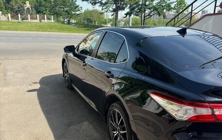 Toyota Camry, 2021 год, 2 300 000 рублей, 6 фотография