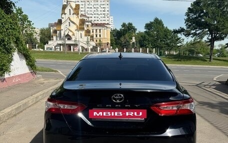 Toyota Camry, 2021 год, 2 300 000 рублей, 5 фотография