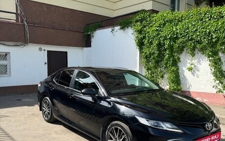 Toyota Camry, 2021 год, 2 300 000 рублей, 3 фотография