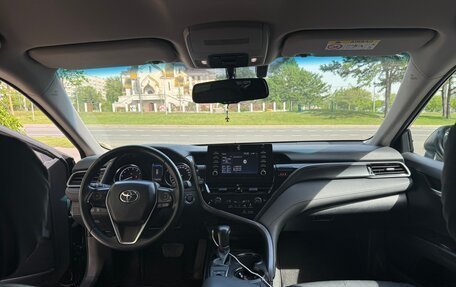 Toyota Camry, 2021 год, 2 300 000 рублей, 9 фотография