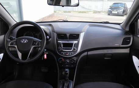Hyundai Solaris II рестайлинг, 2015 год, 1 092 000 рублей, 14 фотография