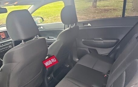 KIA Sportage IV рестайлинг, 2020 год, 2 300 000 рублей, 9 фотография