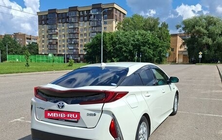 Toyota Prius IV XW50, 2017 год, 1 900 000 рублей, 4 фотография