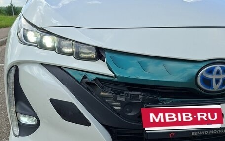 Toyota Prius IV XW50, 2017 год, 1 900 000 рублей, 7 фотография