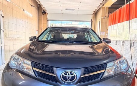 Toyota RAV4, 2015 год, 2 100 000 рублей, 2 фотография