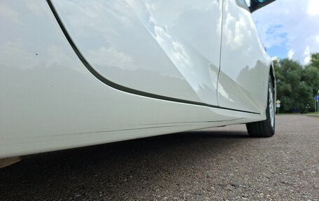 Toyota Prius IV XW50, 2017 год, 1 900 000 рублей, 17 фотография