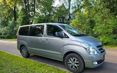 Hyundai Grand Starex Grand Starex I рестайлинг 2, 2015 год, 2 550 000 рублей, 13 фотография
