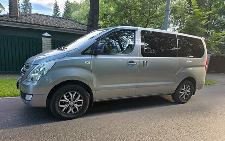Hyundai Grand Starex Grand Starex I рестайлинг 2, 2015 год, 2 550 000 рублей, 26 фотография