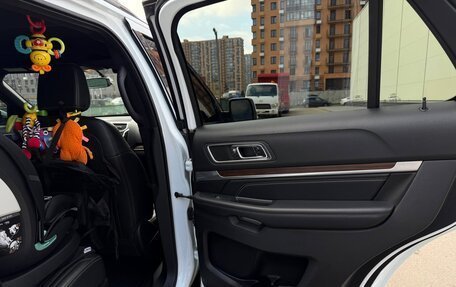 Ford Explorer VI, 2018 год, 3 250 000 рублей, 8 фотография