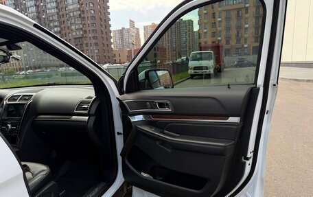 Ford Explorer VI, 2018 год, 3 250 000 рублей, 9 фотография