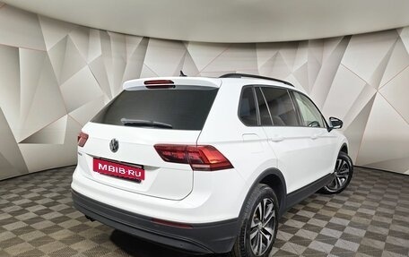 Volkswagen Tiguan II, 2020 год, 2 155 000 рублей, 2 фотография