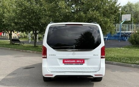 Mercedes-Benz V-Класс, 2018 год, 5 350 000 рублей, 4 фотография