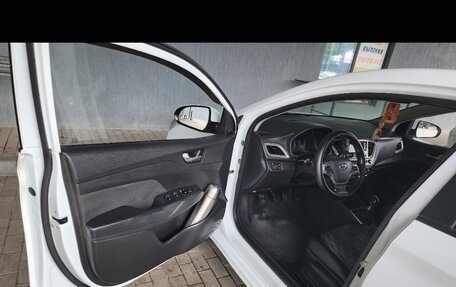 Hyundai Solaris II рестайлинг, 2019 год, 700 000 рублей, 16 фотография