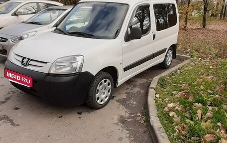 Peugeot Partner II рестайлинг 2, 2010 год, 200 000 рублей, 3 фотография