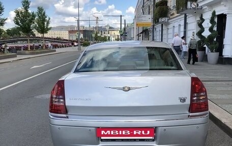 Chrysler 300C II, 2006 год, 2 000 000 рублей, 4 фотография