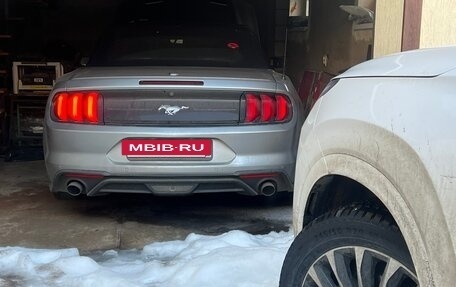 Ford Mustang VI рестайлинг, 2021 год, 3 100 000 рублей, 6 фотография