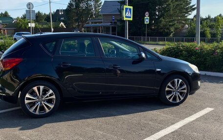 Opel Astra J, 2011 год, 600 000 рублей, 2 фотография