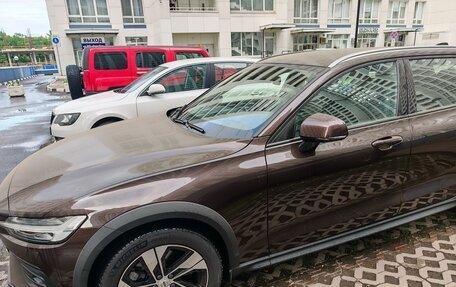 Volvo V60 Cross Country II, 2021 год, 5 000 000 рублей, 9 фотография