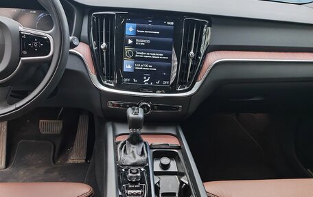 Volvo V60 Cross Country II, 2021 год, 5 000 000 рублей, 16 фотография