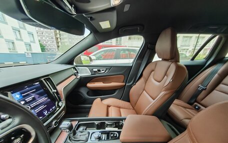 Volvo V60 Cross Country II, 2021 год, 5 000 000 рублей, 14 фотография