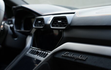 Lamborghini Urus I, 2023 год, 30 000 000 рублей, 7 фотография