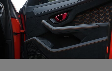 Lamborghini Urus I, 2023 год, 30 000 000 рублей, 9 фотография