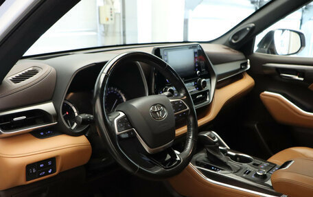 Toyota Highlander, 2021 год, 3 950 000 рублей, 9 фотография