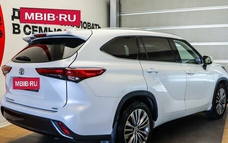 Toyota Highlander, 2021 год, 3 950 000 рублей, 6 фотография